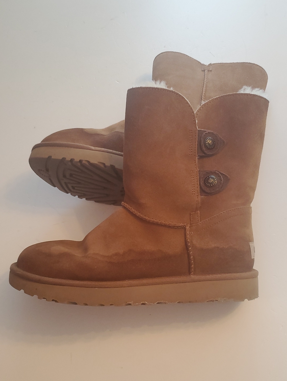 Women's UGG MARCIELA II suede shearing boots chestnut size 10